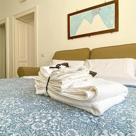 Le Casette Di Piazza Borsa Apartment Neapel