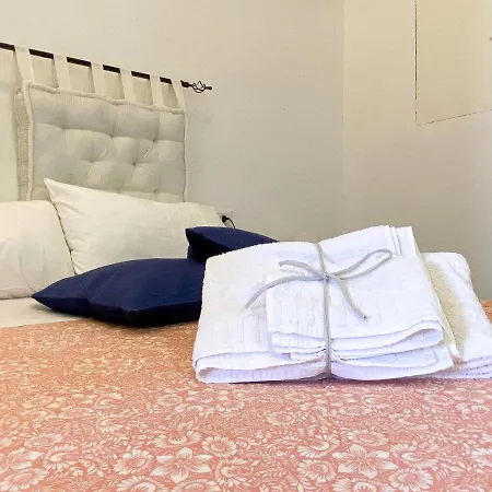 Le Casette Di Piazza Borsa Apartment *