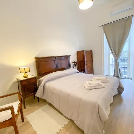 Le Casette Di Piazza Borsa Apartamento Nápoles